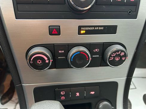 Used 2010 GMC Acadia SL image 23