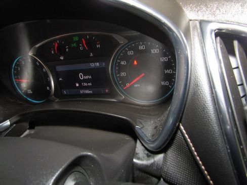 Used 2022 Chevrolet Equinox Premier image 4