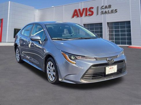 Used 2025 Toyota Corolla LE image 3