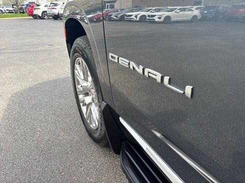 Used 2021 GMC Yukon Denali w/ Advanced Technology Package AWD/4WD image 13