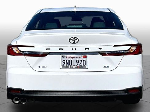 Certified 2025 Toyota Camry SE FWD image 4