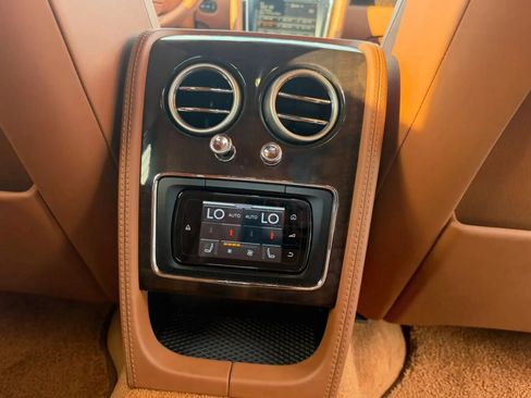 Used 2014 Bentley Flying Spur W12 AWD/4WD image 38