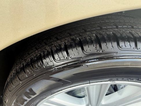 Used 2010 Subaru Legacy 2.5i Premium image 6