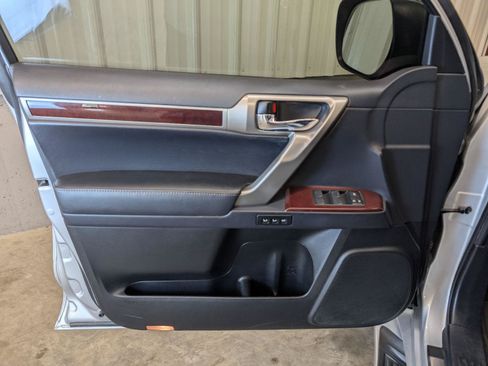Used 2019 Lexus GX 460 Luxury AWD/4WD image 18