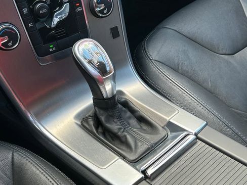 Used 2013 Volvo XC60 3.2 w/ Climate Pkg image 21