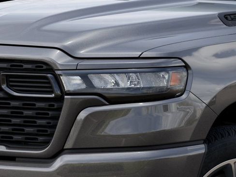 New 2026 RAM 1500 Express AWD/4WD image 10