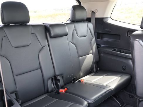 Used 2025 Kia Telluride S FWD image 12