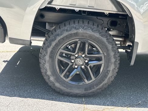 Used 2026 Chevrolet Silverado 1500 Custom Trail Boss w/ LPO, Dark Essentials Package AWD/4WD image 20