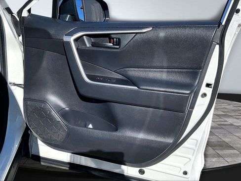 Used 2019 Toyota RAV4 LE image 24