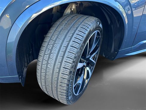 Used 2020 Volvo XC90 T6 Momentum w/ Protection Package image 9