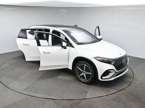 Used 2023 Mercedes-Benz EQS 580 4MATIC SUV image 82