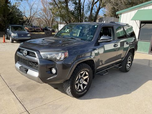 Used 2018 Toyota 4Runner TRD Off-Road Premium image 5