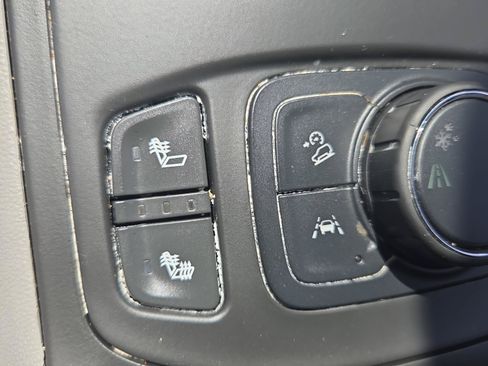 Used 2023 GMC Terrain SLT FWD image 22