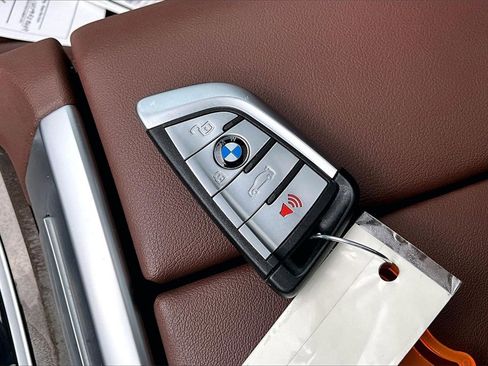 Used 2023 BMW X5 xDrive40i w/ Premium Package image 11