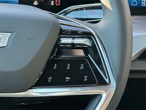 New 2026 Cadillac Vistiq Sport image 6