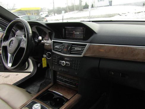 Used 2012 Mercedes-Benz E 350 E350 4MATIC Sedan w/ Premium 1 Pkg image 25