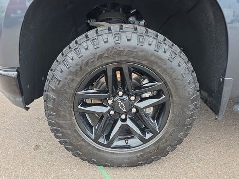 Used 2021 Chevrolet Silverado 1500 LT Trail Boss image 9