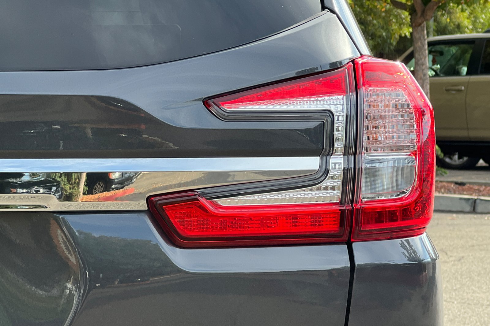 Used 2024 Subaru Ascent Premium w/ Convenience Package AWD/4WD image 48