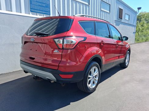 Used 2017 Ford Escape SE w/ Equipment Group 201A AWD/4WD image 10