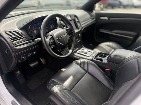 Used 2023 Chrysler 300 C RWD image 17