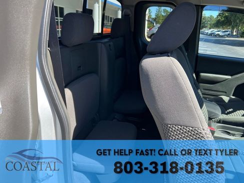 Used 2018 Nissan Frontier SV image 21