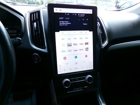 Used 2023 Ford Edge Titanium image 22