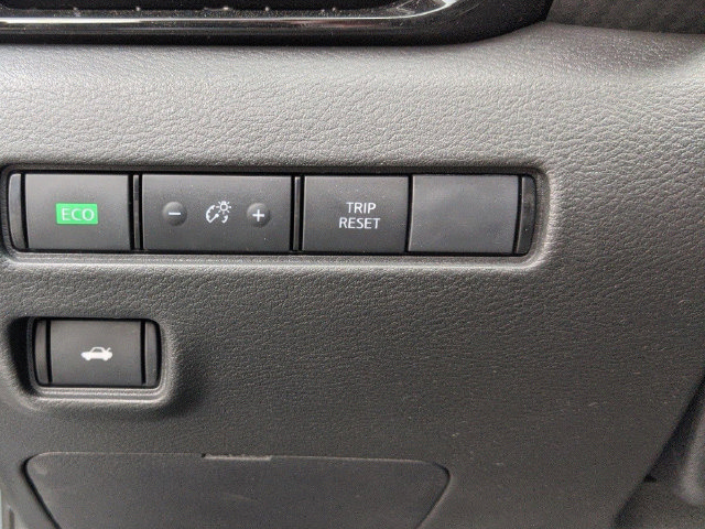 Certified 2025 Nissan Sentra SR FWD image 35