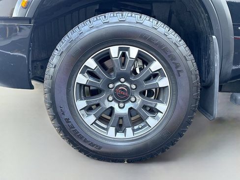 Used 2024 Nissan Titan PRO-4X AWD/4WD image 31