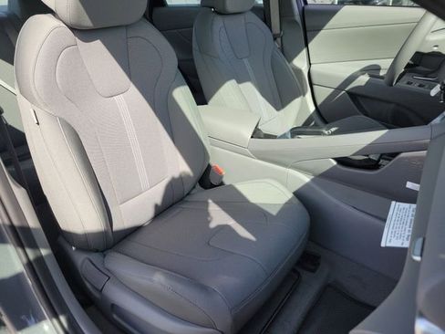 New 2026 Hyundai Elantra SE image 16