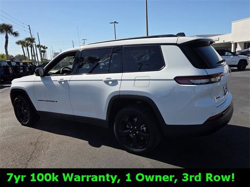 Used 2023 Jeep Grand Cherokee L Laredo image 5
