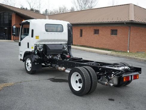 New 2025 Chevrolet Low Cab Forward image 5