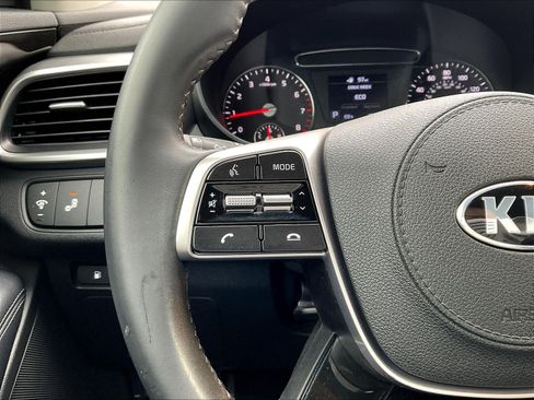Used 2020 Kia Sorento S FWD image 11
