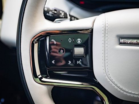 Used 2025 Land Rover Range Rover Sport Dynamic SE image 26