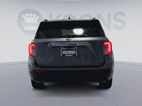 Used 2021 Ford Explorer XLT image 12
