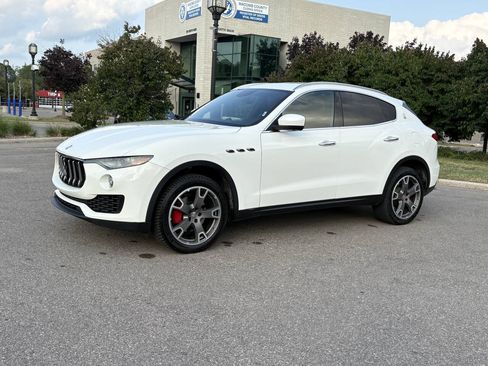 Used 2017 Maserati Levante AWD/4WD image 18