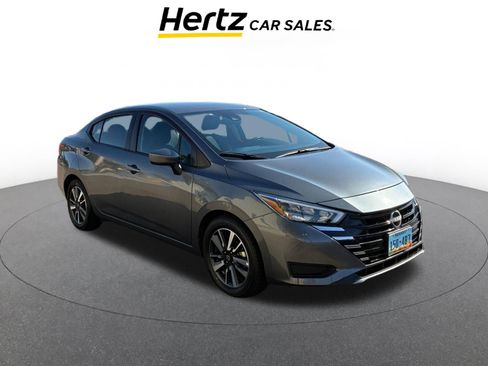 Used 2025 Nissan Versa SV image 1