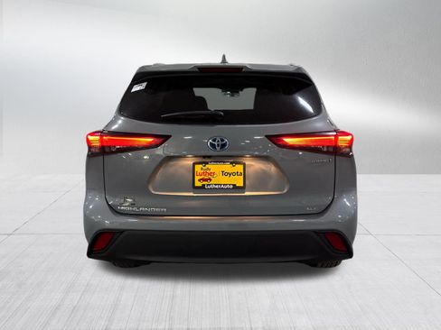 Used 2022 Toyota Highlander Bronze Edition AWD/4WD image 5
