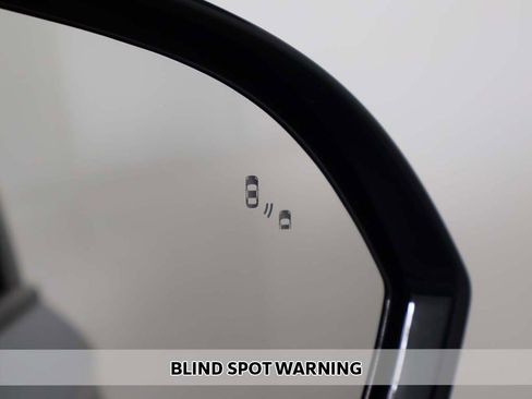 Used 2024 Lincoln Corsair Premiere w/ Equipment Group 101A image 7