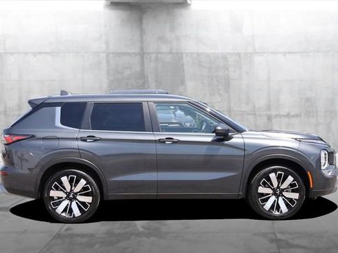 Used 2025 Mitsubishi Outlander SE AWD/4WD image 5