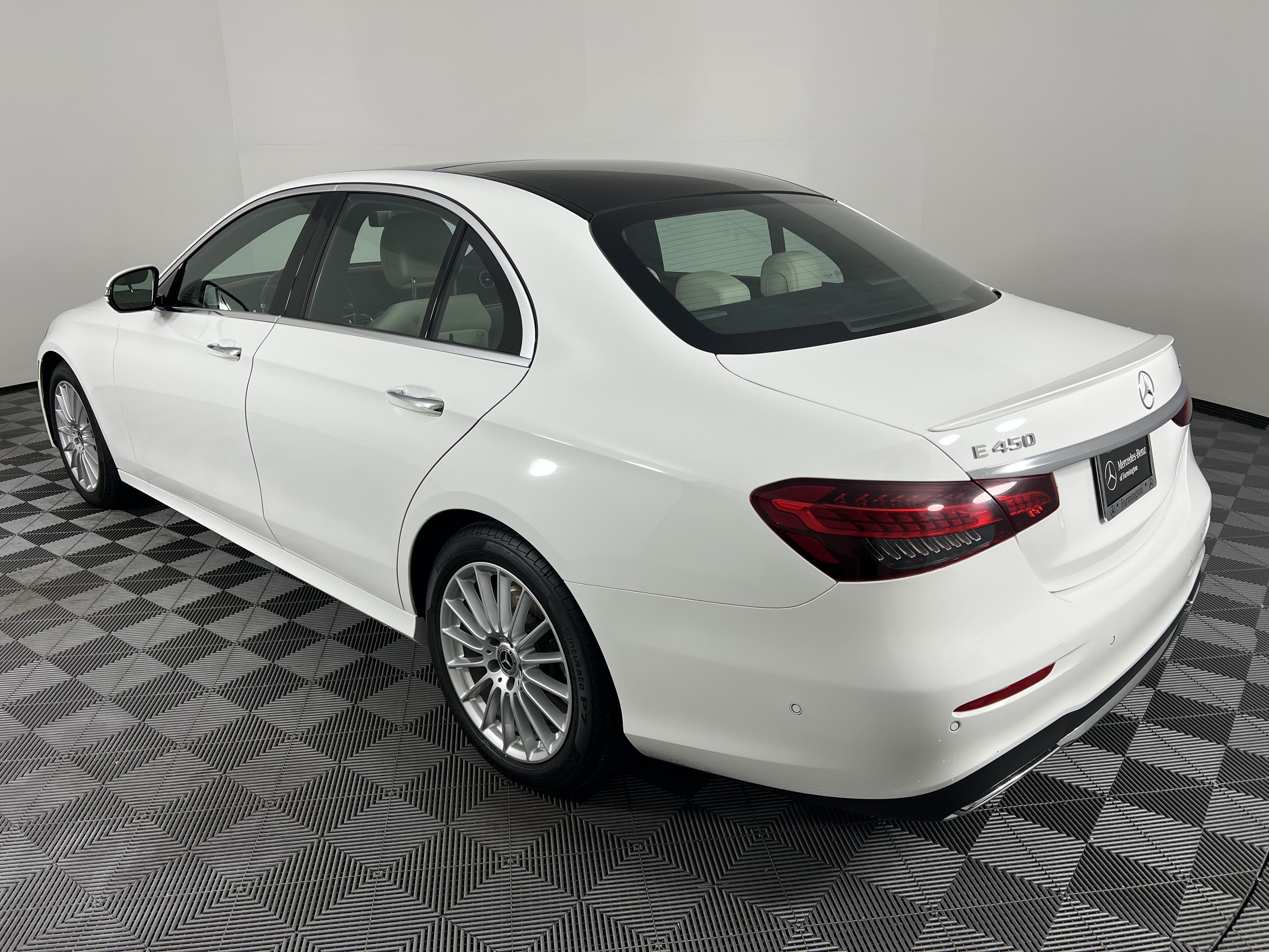Certified 2022 Mercedes-Benz E 450 4MATIC Sedan image 9