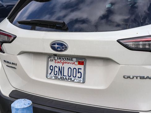 Used 2023 Subaru Outback Premium w/ Popular Package #1 image 8