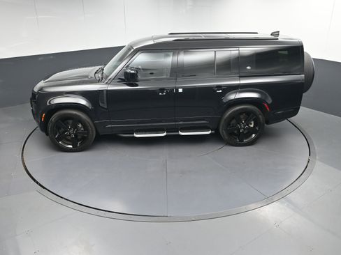 Certified 2023 Land Rover Defender 130 X-Dynamic SE image 34