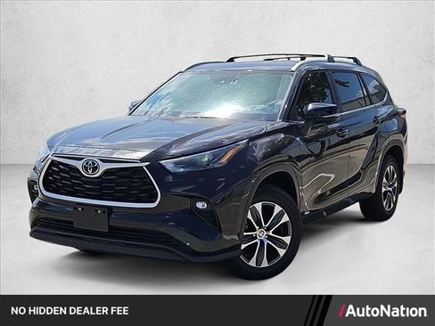 Used 2026 Toyota Highlander XLE AWD/4WD image 1