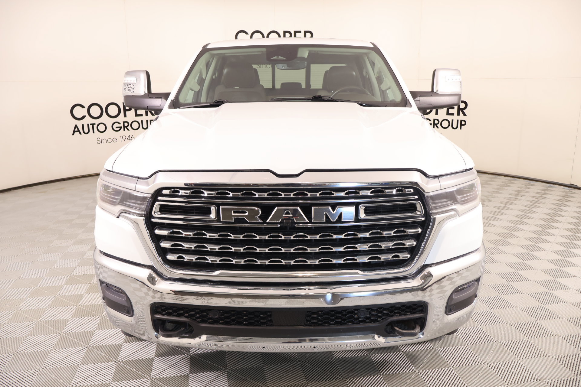 Used 2025 RAM 1500 Limited w/ Trailer Tow Group AWD/4WD image 10