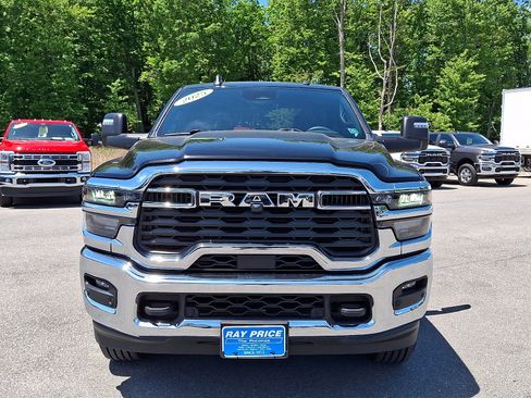 Used 2025 RAM 2500 Big Horn AWD/4WD image 2