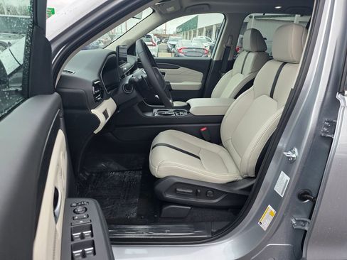 New 2026 Honda Pilot Touring image 9