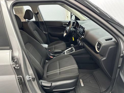 Used 2023 Hyundai Venue SEL w/ Cargo Package FWD image 10
