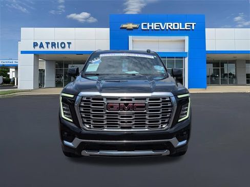 Used 2025 GMC Yukon XL Denali AWD/4WD image 5
