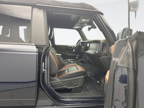 Used 2021 Ford Bronco Outer Banks image 18