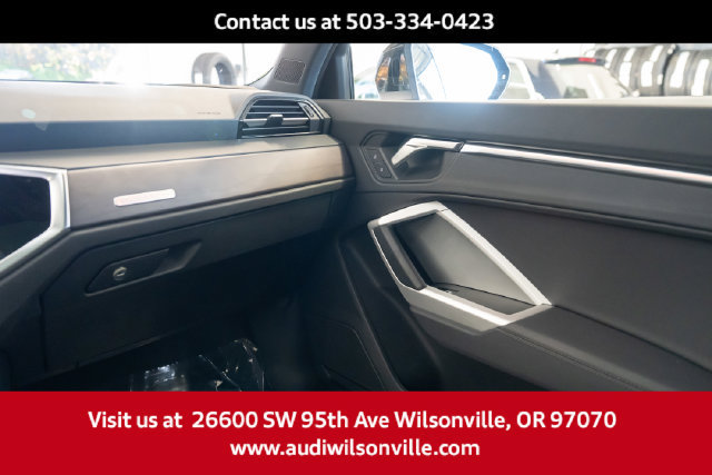 Used 2025 Audi Q3 2.0T Premium Plus w/ Premium Plus Package AWD/4WD image 10